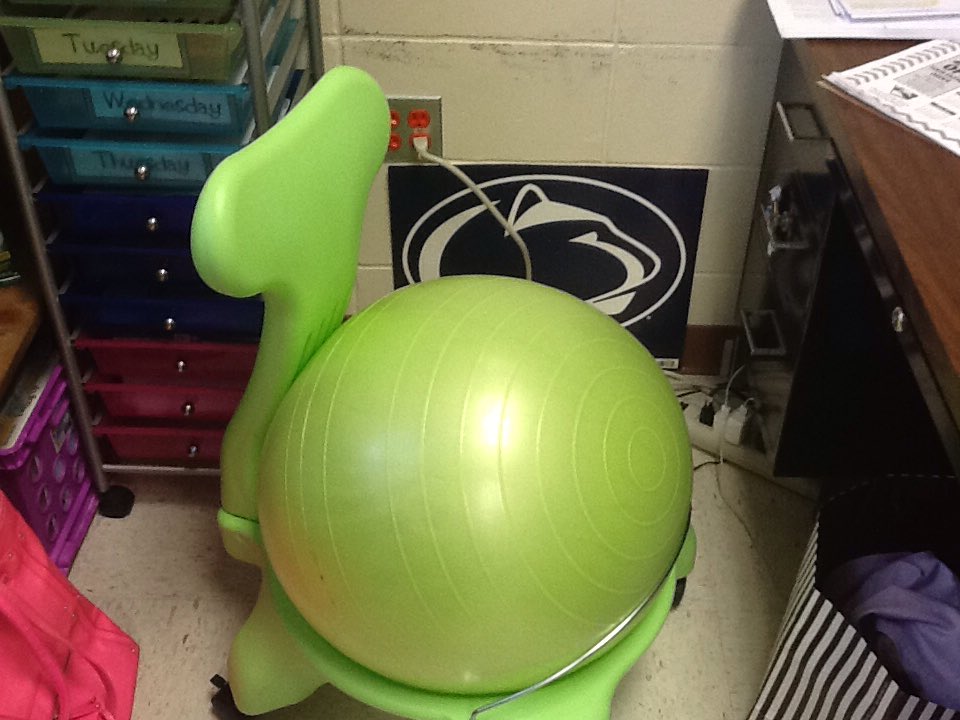 crajhoward's tweet photo. Even the teachers in our room are getting into the #flexibleseating #loveournewchair @craMrsFinn https://t.co/GhtfC67ZTZ