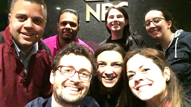 newyorksiddy's tweet photo. MOST TWEETED PHOTO EVER: PARTY OF 5 AT THE OSCARS  https://t.co/b8mjx7EWr2 https://t.co/ptxyv405lv