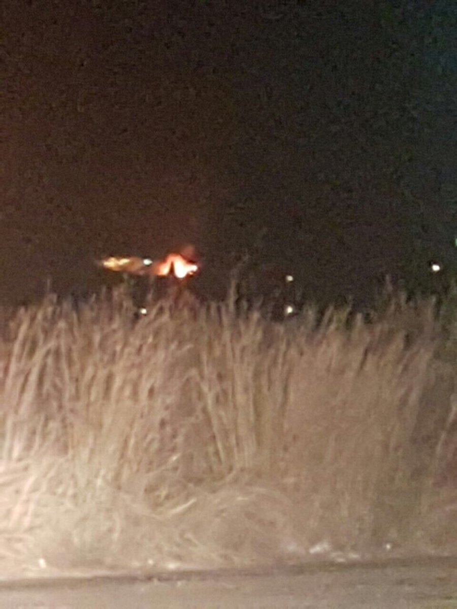 radioislam's tweet photo. Agrico plant just set alight outside #Lichtenburg, residents claim police are undermining the situation in the NW. 

Pics: Shaheed Asvat https://t.co/Xxvh51iZIE