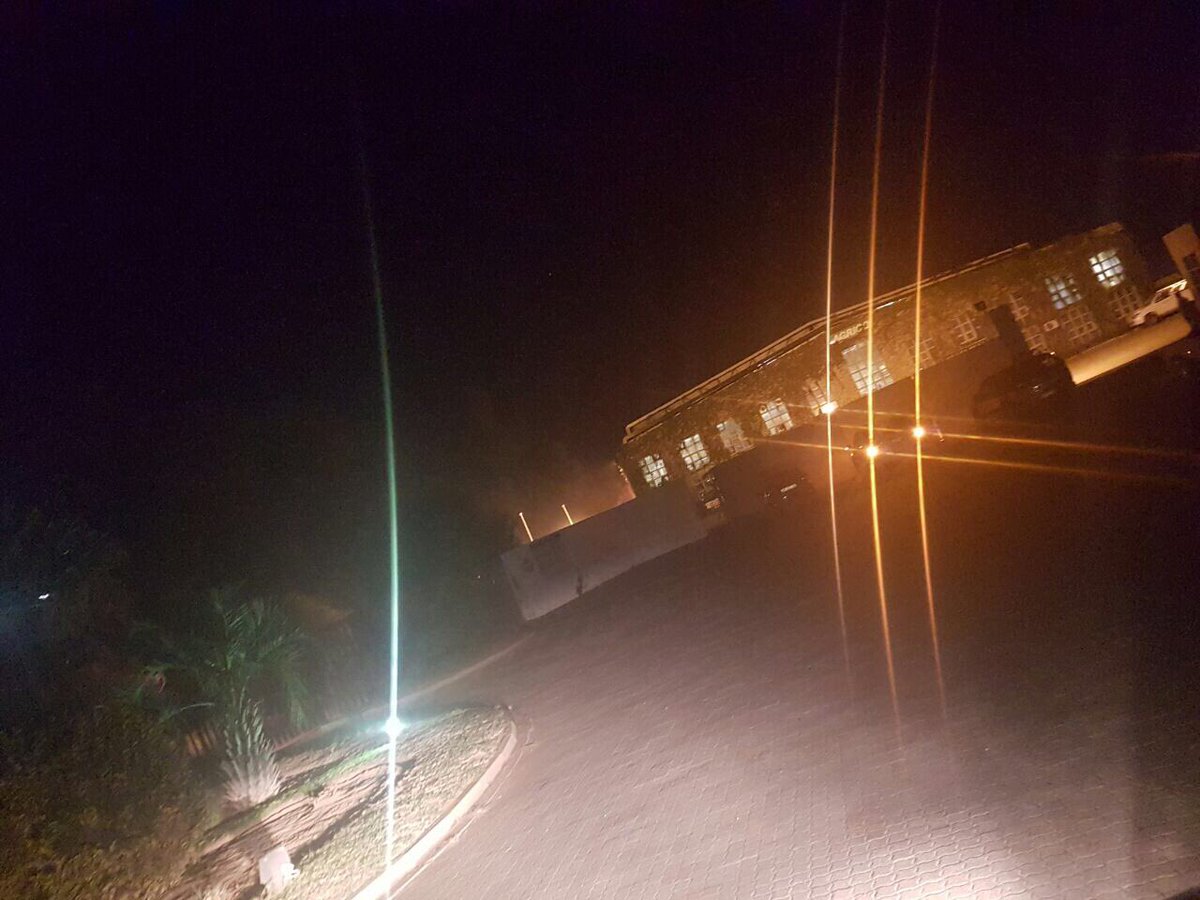 radioislam's tweet photo. Agrico plant just set alight outside #Lichtenburg, residents claim police are undermining the situation in the NW. 

Pics: Shaheed Asvat https://t.co/Xxvh51iZIE