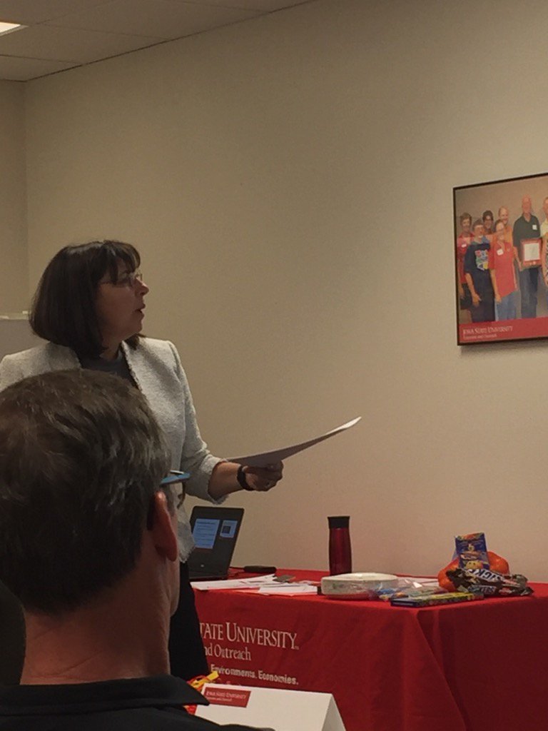 CHeronemus's tweet photo. Advancement Specialist Julie Hlas teaches region 1 staff about public value #srongiowa https://t.co/pIgzZ63R1t