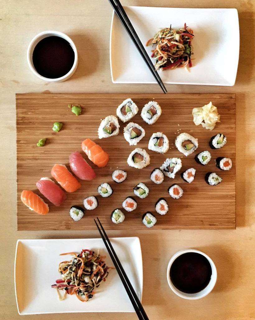 kuechenjunge's tweet photo. Heute Abend mal Sushi 🍣🐟🇯🇵🍱 >>>
#dinner #sushi #sushitime #sushi #freshfish #fish #japan #japanfood #kjfb https://t.co/jusuvPMDA9