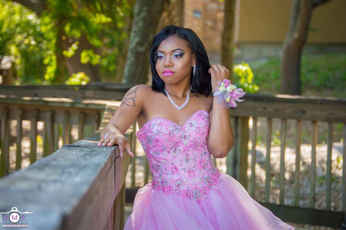 vilikiadyerphot's tweet photo. @DyerMultiPhotog  #prom #prom2017 #prom2k17 #slay #slayedprom  #nikon #photography #photographer https://t.co/HobwqMmcPR