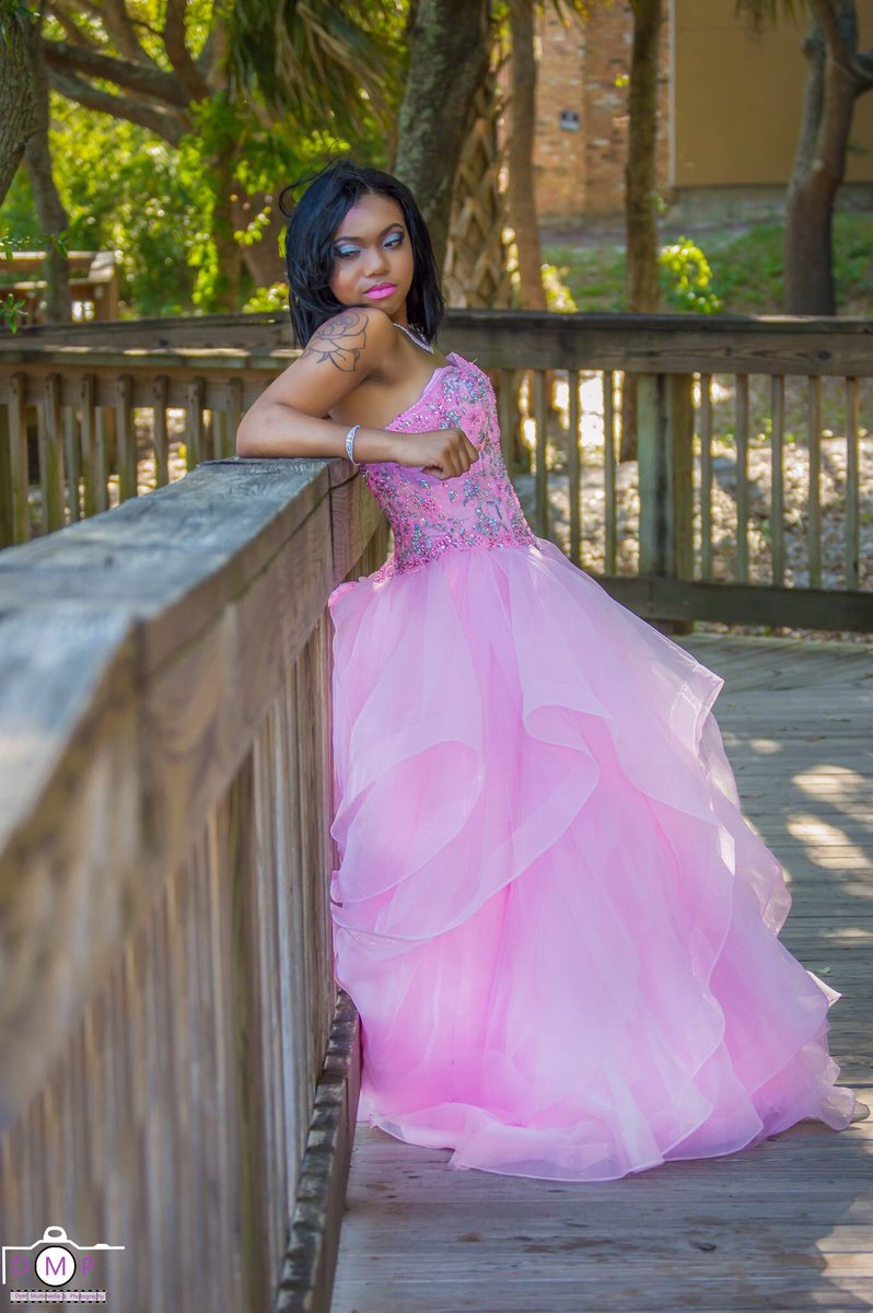 vilikiadyerphot's tweet photo. @DyerMultiPhotog  #prom #prom2017 #prom2k17 #slay #slayedprom  #nikon #photography #photographer https://t.co/HobwqMmcPR