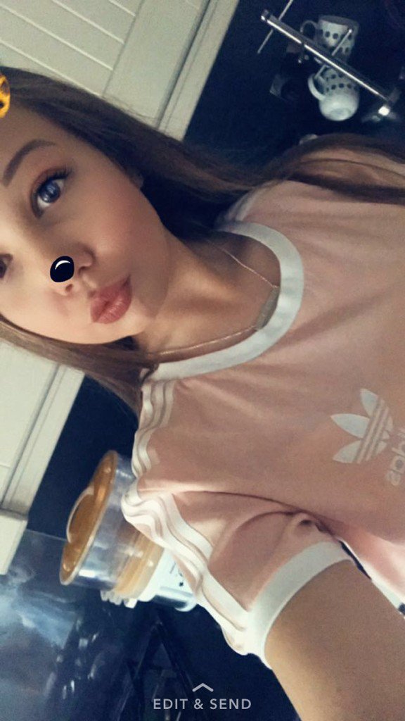 elliewright91's tweet photo. nude 💋💌 https://t.co/JM2Ohv8HCF