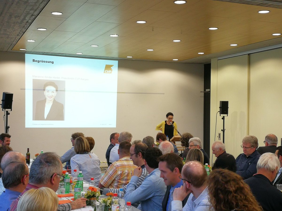 TheDudeLebovski's tweet photo. Unsere Präsidentin @BinderMarianne eröffnete den heutigen Parteitag der @CVPAargau im wunderschönen Obersiggenthal. #DVCVPAG https://t.co/NMLan82uFb