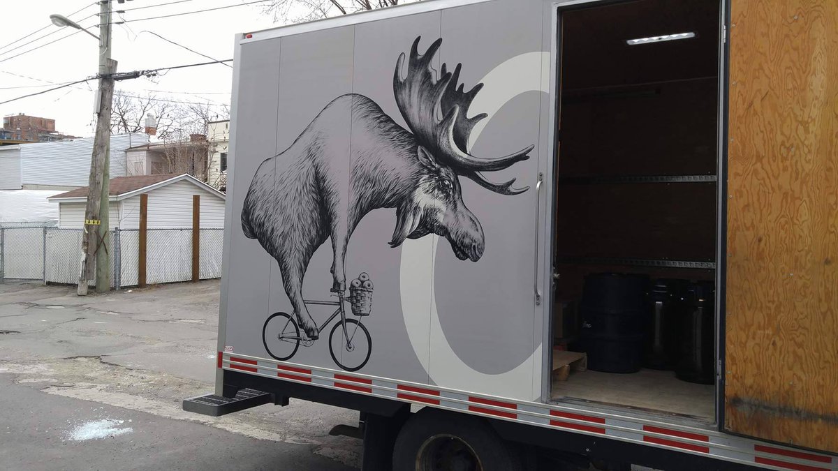 BVestiaire's tweet photo. Mais qui donc se cache derrière ce camion de livraison, juste derrière chez nous? #guesswho #devinequi #partenaire #boirelocal #Quebec https://t.co/1pHMYPsx5H