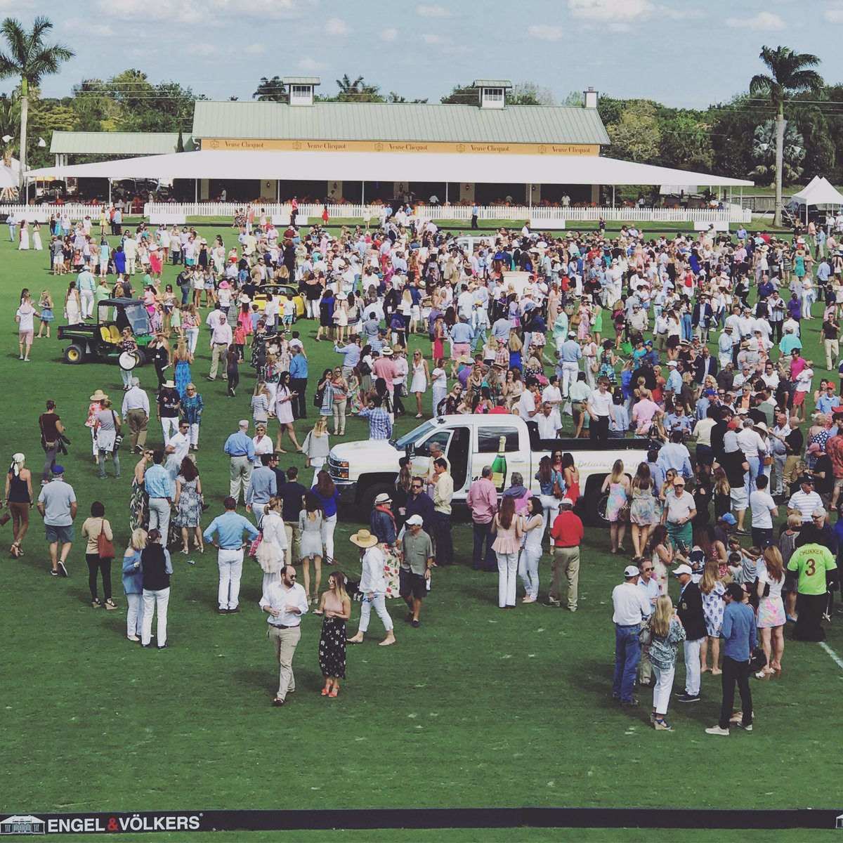 natpolocenter's tweet photo. Today's the day! Gates open at 3pm for the US Open Championship and admission is completely free! No tickets required. #cheers 🍾 https://t.co/4EodaeqO9G