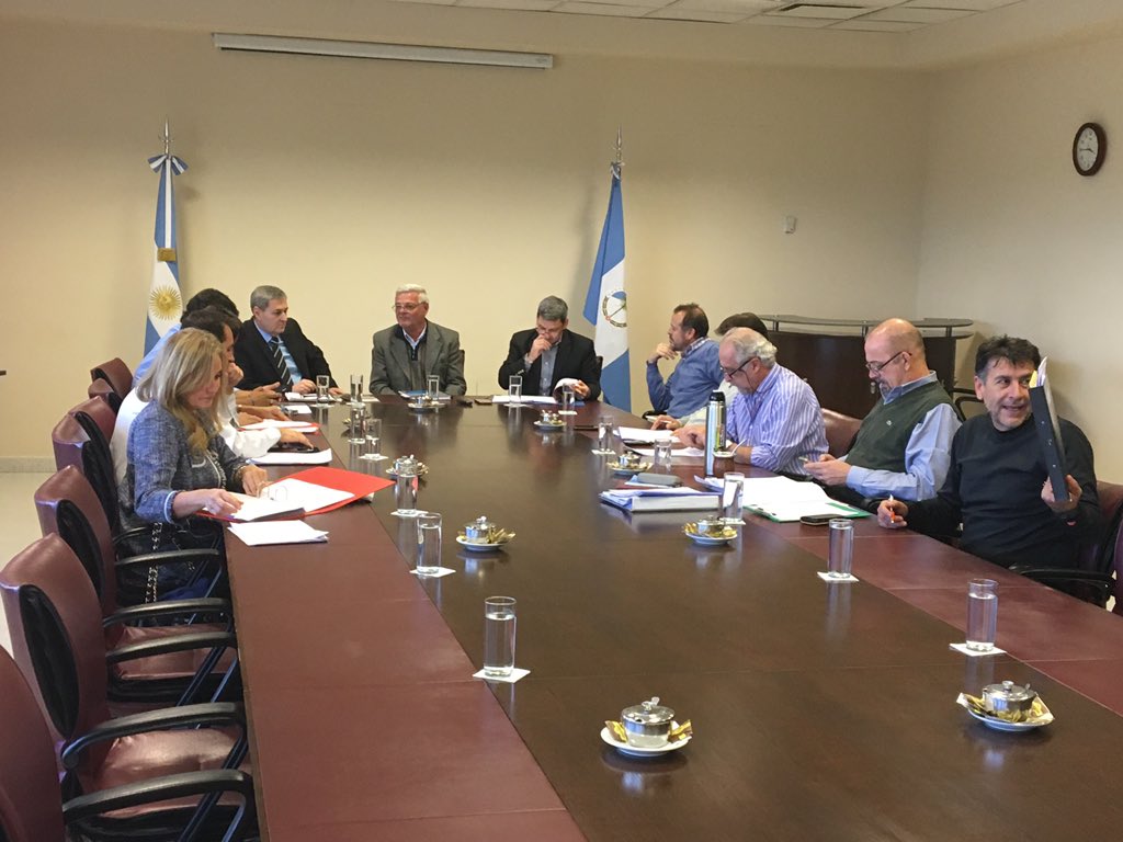 MarioPilatti's tweet photo. #comisionB: recibimos al Ing. De Brida, director pcial de transporte, en el marco del proyecto de creación del ERSeP @DiputadosMPN https://t.co/GLw6VSEvb7