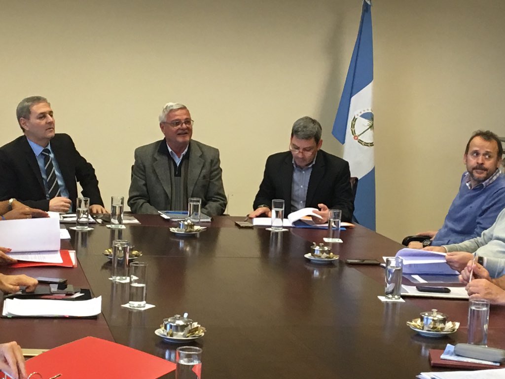 MarioPilatti's tweet photo. #comisionB: recibimos al Ing. De Brida, director pcial de transporte, en el marco del proyecto de creación del ERSeP @DiputadosMPN https://t.co/GLw6VSEvb7