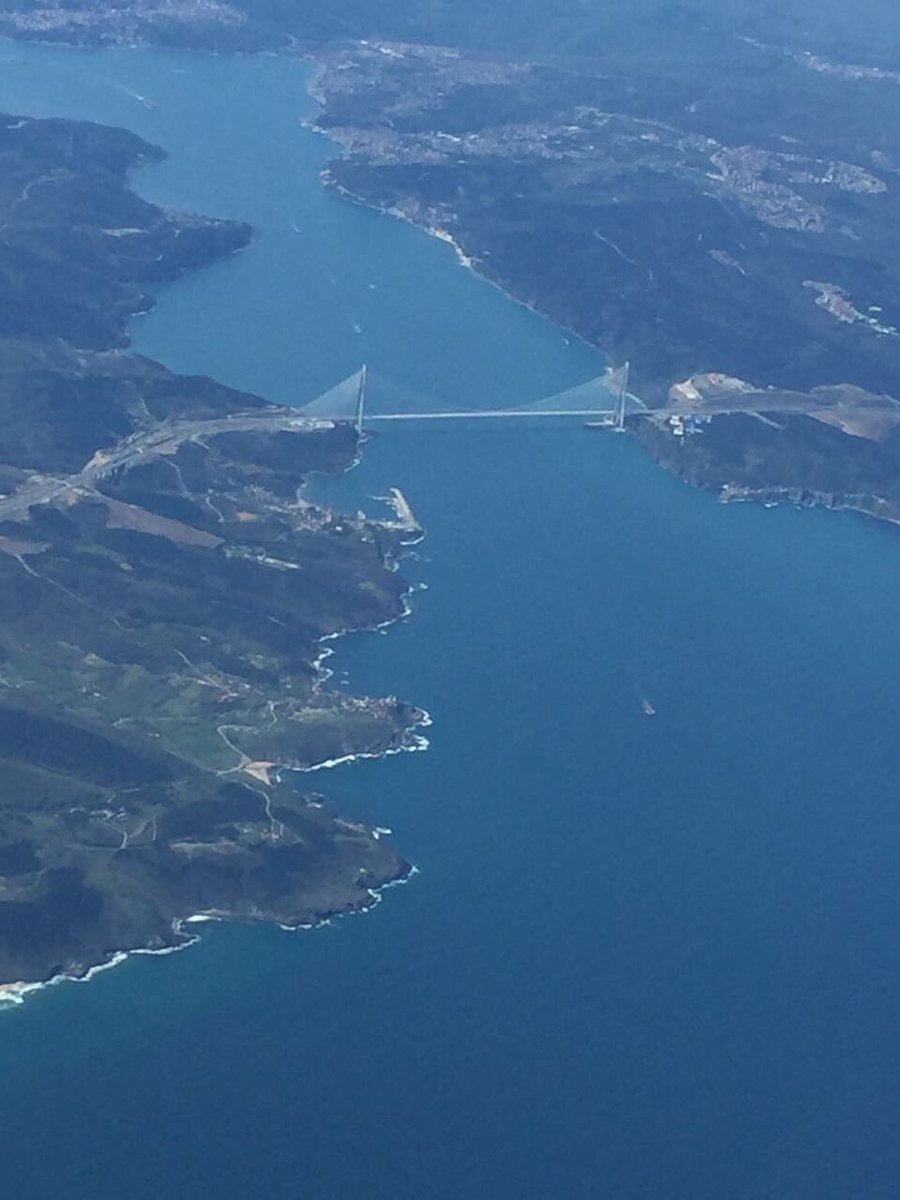 torellomute's tweet photo. Istanbul ... cockpit view 🛫🛫🛫 https://t.co/BiLUzeoX7R