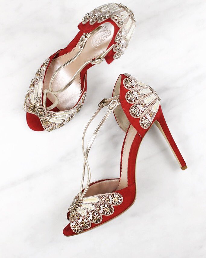 Ri_ElizabethM's tweet photo. @EmmyShoes recently launched their new 'Chelsea Collection'. Click the link to check out their beautiful new range. https://t.co/oEIQ9l1G4O https://t.co/MkdrvGI7NJ