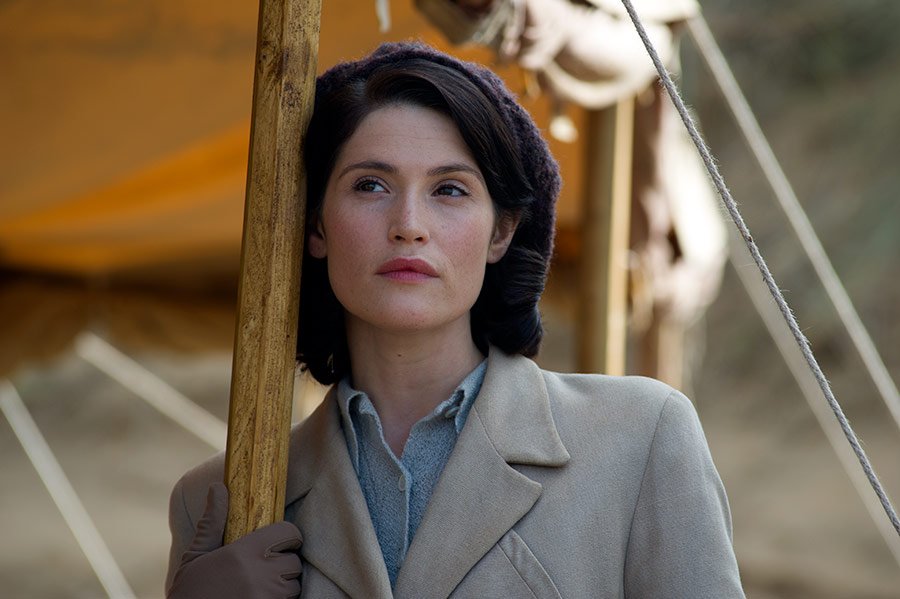 artertonspain's tweet photo. #TheirFinest llega a España el próximo 14 de julio gracias a @acontrafilms 💚#GemmaArterton #SamClaflin https://t.co/Y8AJ8SaP1i