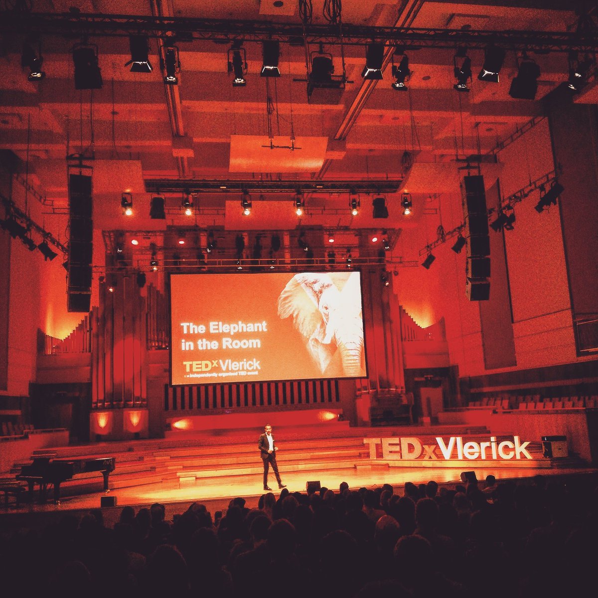 tedxvlerick's tweet photo. @SonyKapoor and finance as a traffic system - follow the livestream on our Facebook page! https://t.co/2B1msR5K0s #TEDx #Vlerick #SonyKapoor https://t.co/iEpNtwu5ia