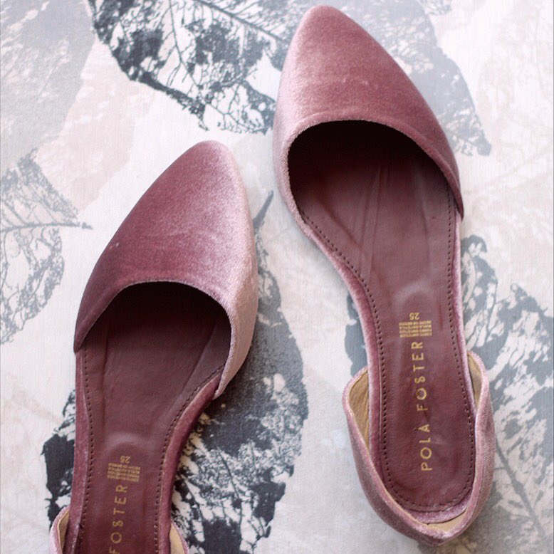 PolaFoster's tweet photo. 💕FLATS + VELVET💕 Nada mas sweet que este color combinado con el terciopelo. 🔥Ultimos números: #4 y #5🔥Ordénalos antes de que se agoten😍 https://t.co/OEercQDWqq