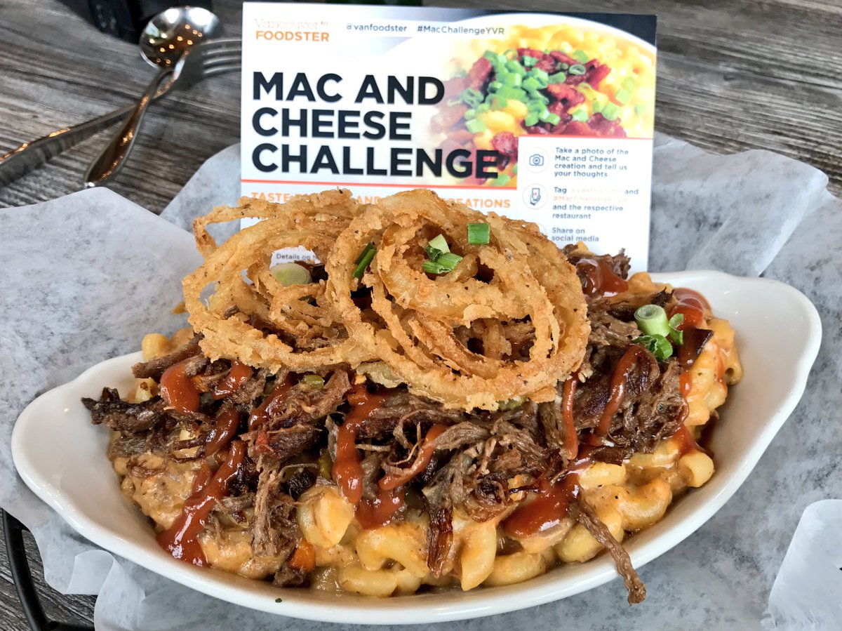 BCfoodieblogger's tweet photo. @HopcottFarms #PulledBeef #MacChallengeYVR @vanfoodster aged #Cheddar #onionstraws, house ketchup try them all & vote! #ComfortFood #Creamy https://t.co/h4VjZRJbUJ