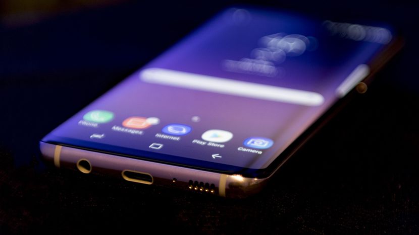 AJones_Sprint's tweet photo. S8 &amp; S8+ are built on Samsung Knox. Fingerprint &amp; iris scanner, select the method that works best for you. #GS8West https://t.co/gvOZ8aKTHk
