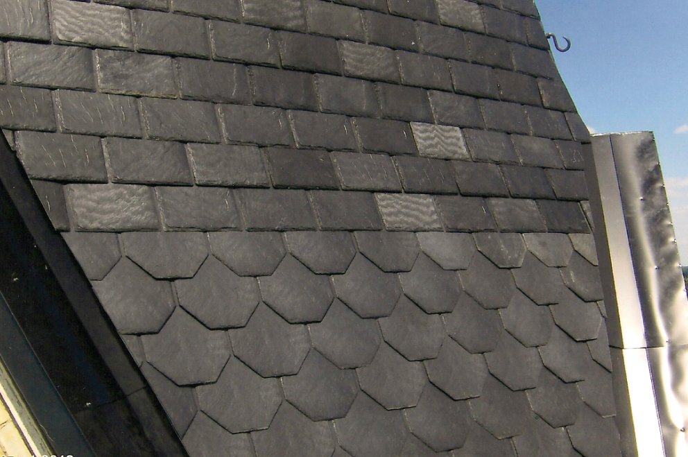 NWRoofing1978's tweet photo. One of our fave products to install. #AuthenticRoof Slate. Curb appeal, highly-durable & will last a lifetime. https://t.co/OAsXPdzKcv https://t.co/YcB9mnQWAU
