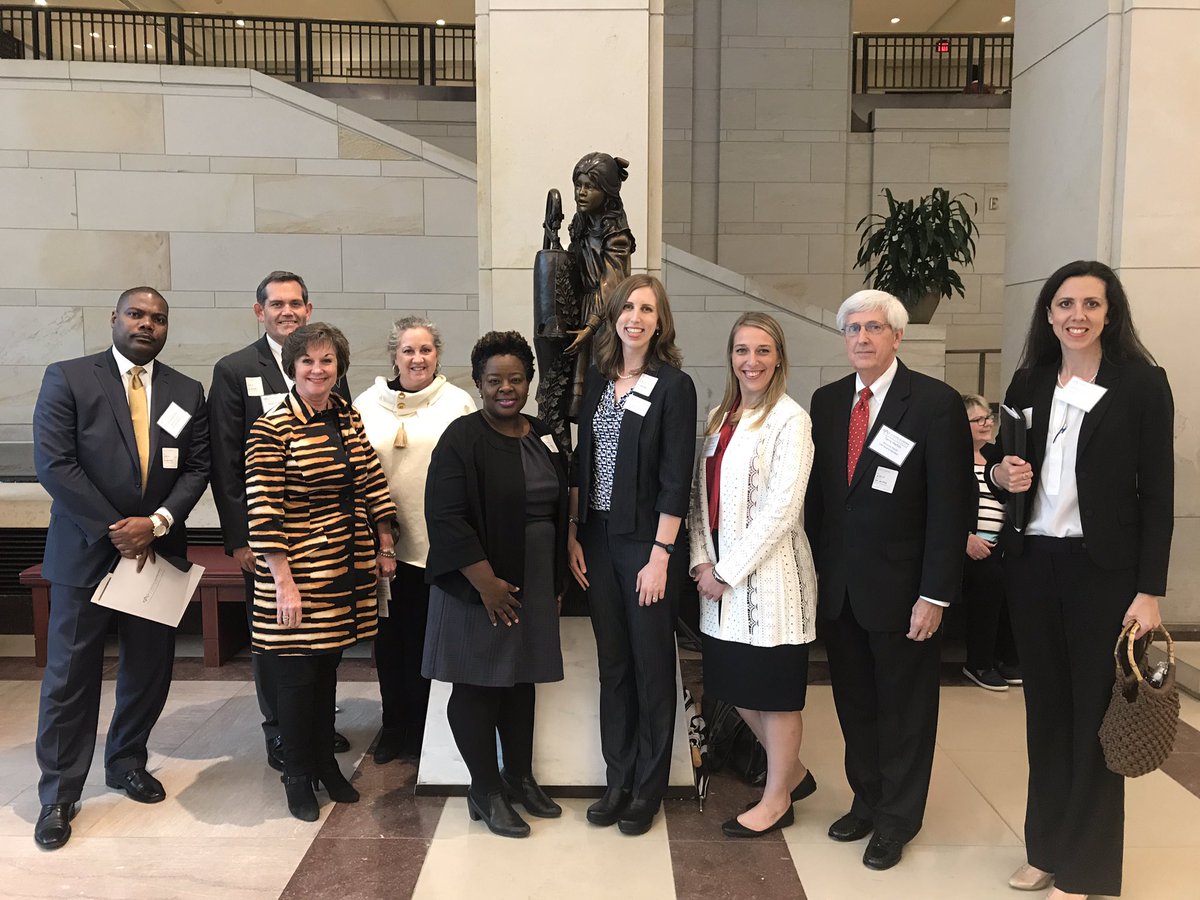 Coastal_Alabama's tweet photo. Ready for our tour of the @uscapitol Thank you to @RepByrne staff for showing us around! #captodc17 https://t.co/2rTcvHm8E9