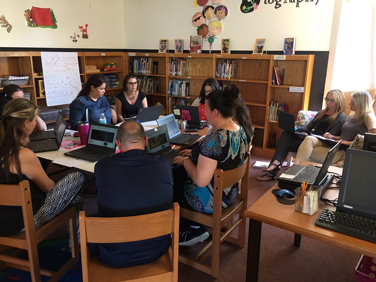 noelnehrig's tweet image. #VCSblendedlearning @PESPatriots faculty meeting @VCSLearn2Tech