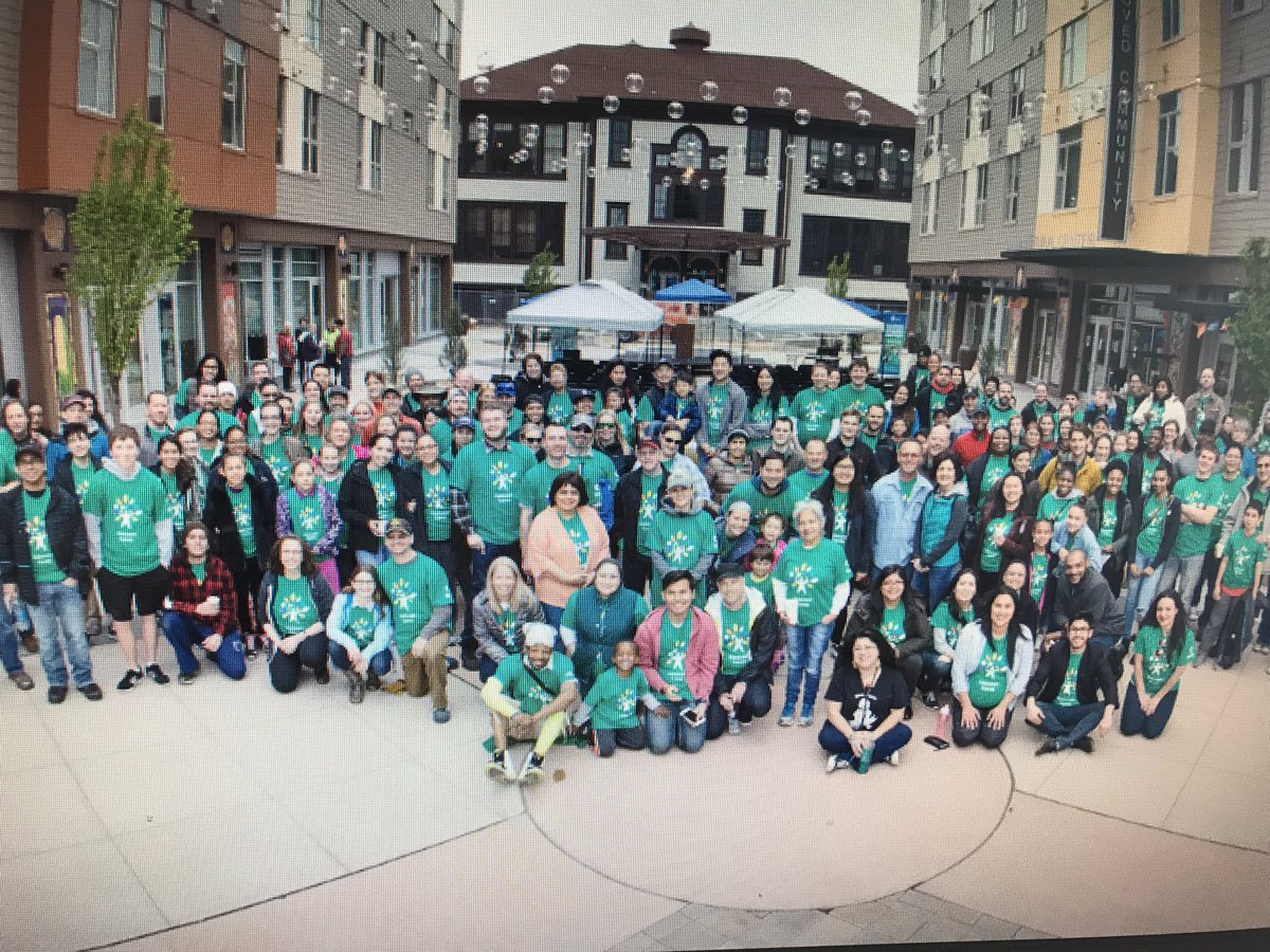 WflaDavid's tweet photo. I had so much fun being a part of @ComcastWA @elcentro72 #comcastcaresday @KING5Seattle #ThankYou https://t.co/gpyo4s1tWU