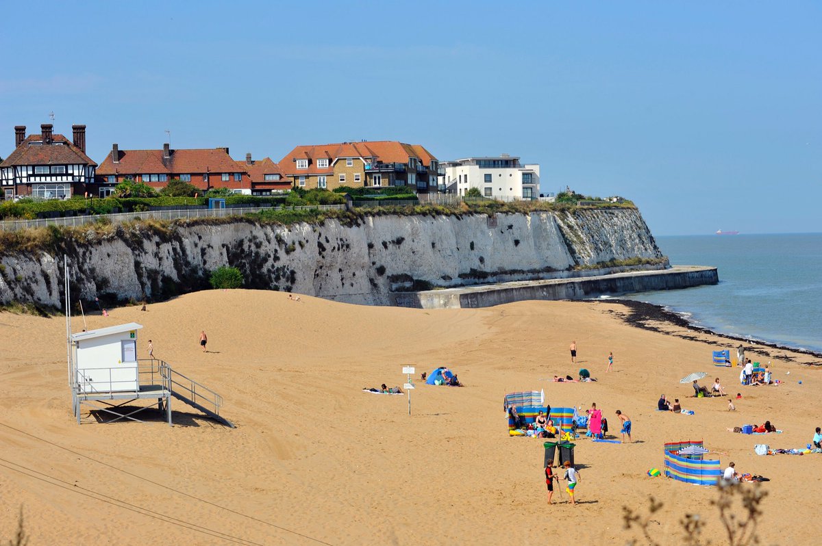 NortonTrip66's tweet photo. Official ,parking your car is more expensive at #jossbay than #monaco @ThanetCoastProj @SkyNewsBreak @ThanetGazette @FolkWeek @broadstairs https://t.co/HsbWqPuFwp