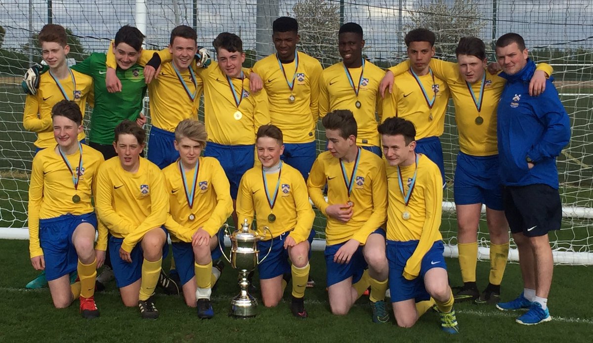 Smith6536's tweet photo. Well done Bishop Challoner School year 9 boys. Winning the Birmingham Schools Cup. Beating Kings Norton School 3-1 in the final #wbatid https://t.co/hieMdVtvmn