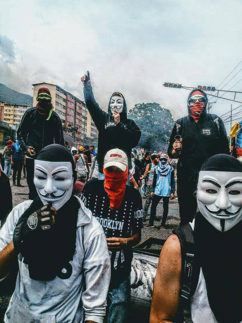 ANONYMOUS VENEZUELA en algún lugar de nuestro hermoso país.

Movimiento Estudiantil y Resistencia 

#TeamVene10