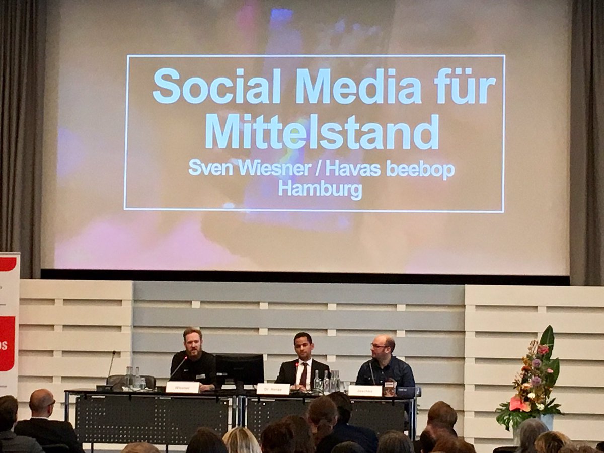 SMWhamburg's tweet photo. #smwhh Beirat @svenwiesner und Klaas Jeschke @superbude in der @hkhamburg #tagdesmittelstands ✌️ https://t.co/sNYT1AVLNn