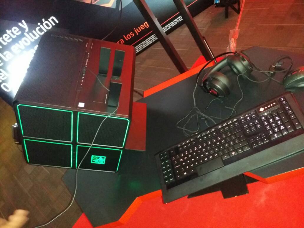 FocusGamingCol's tweet image. Nos encontramos en el auditorio de HP viendo este PC OMEN. Esta una nota. Muy pronto, más información