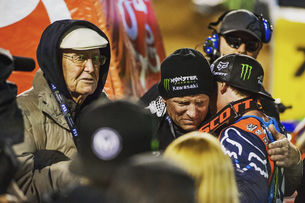 PCraceteam's tweet photo. Three generations...a lot of ❤️. #WeRace #family #motofamily #championship #champion https://t.co/MNMOeUUUCq