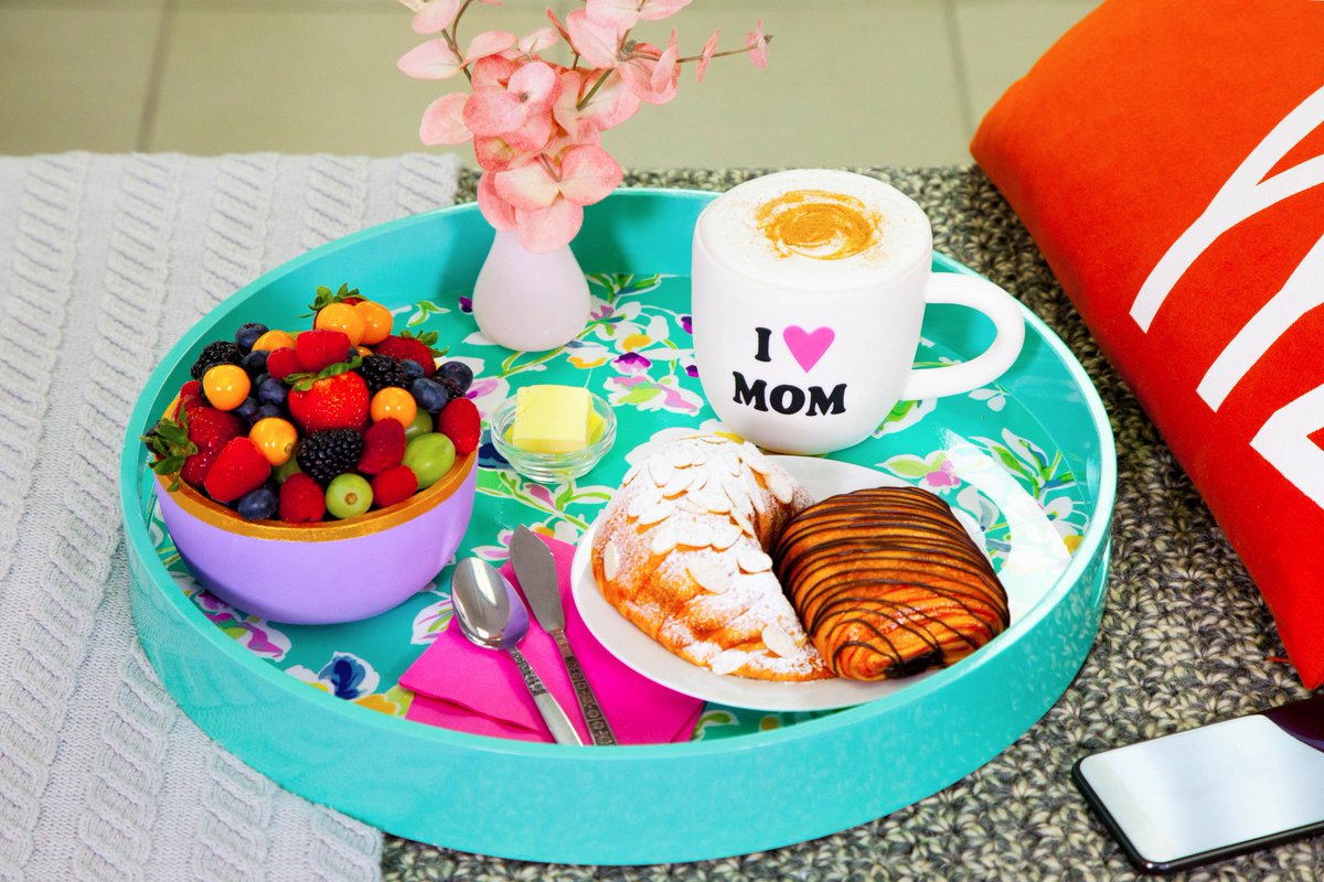 yolanda_gampp's tweet photo. New vid is LIVE! 🎬 ✨ Watch me cake some yummy BREAKFAST IN BED! 🛏️ ☀️#ad #HowToCakeIt
https://t.co/RN3ZC0g15f
#Cake #Baking #NewVid https://t.co/Xfmzdo5oHy