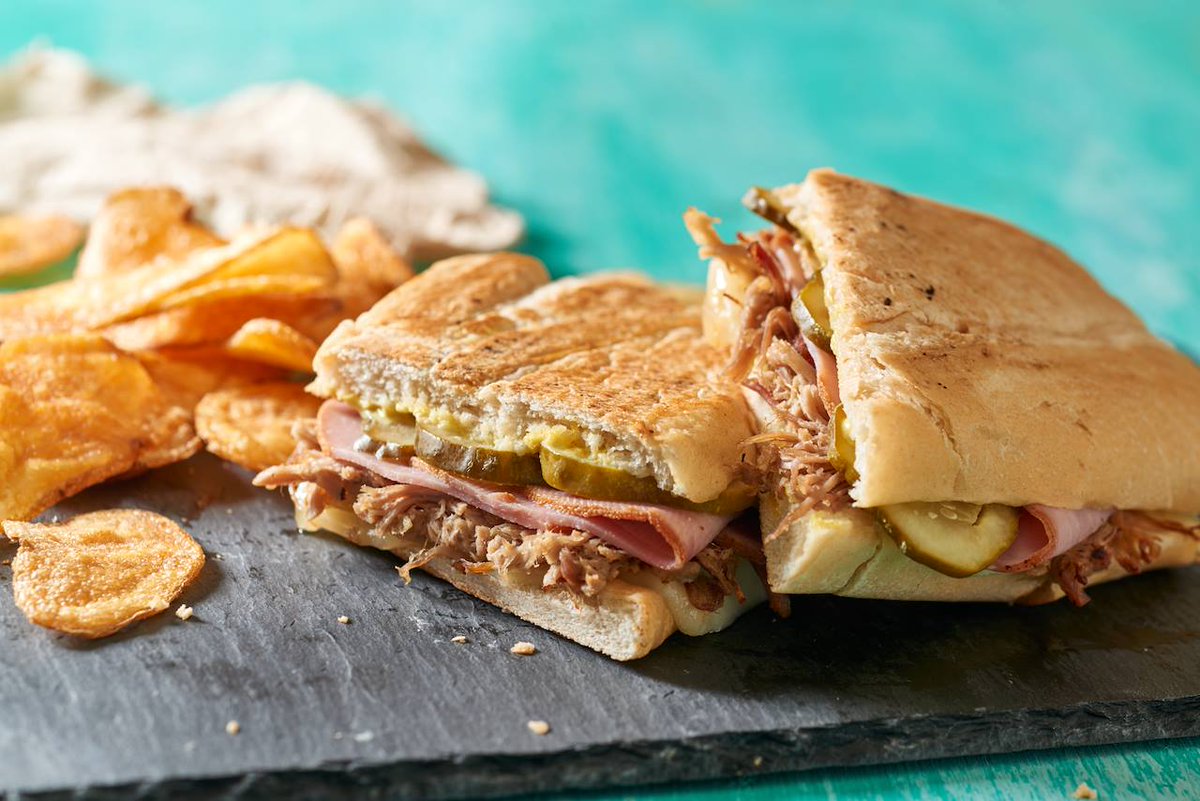 772Delivery's tweet photo. Place your order from https://t.co/AguxdPGEL4 during lunch hours to receive this specials. #772Delivery #martincounty #stluciecounty https://t.co/ktnZZfqcQH