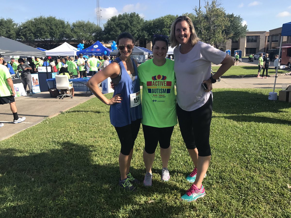 LSUcomd's tweet photo. #comdstrong at Autism Awareness Walk/Run @DeanLSUHSS @LSUcomd https://t.co/37VfrKP0ff