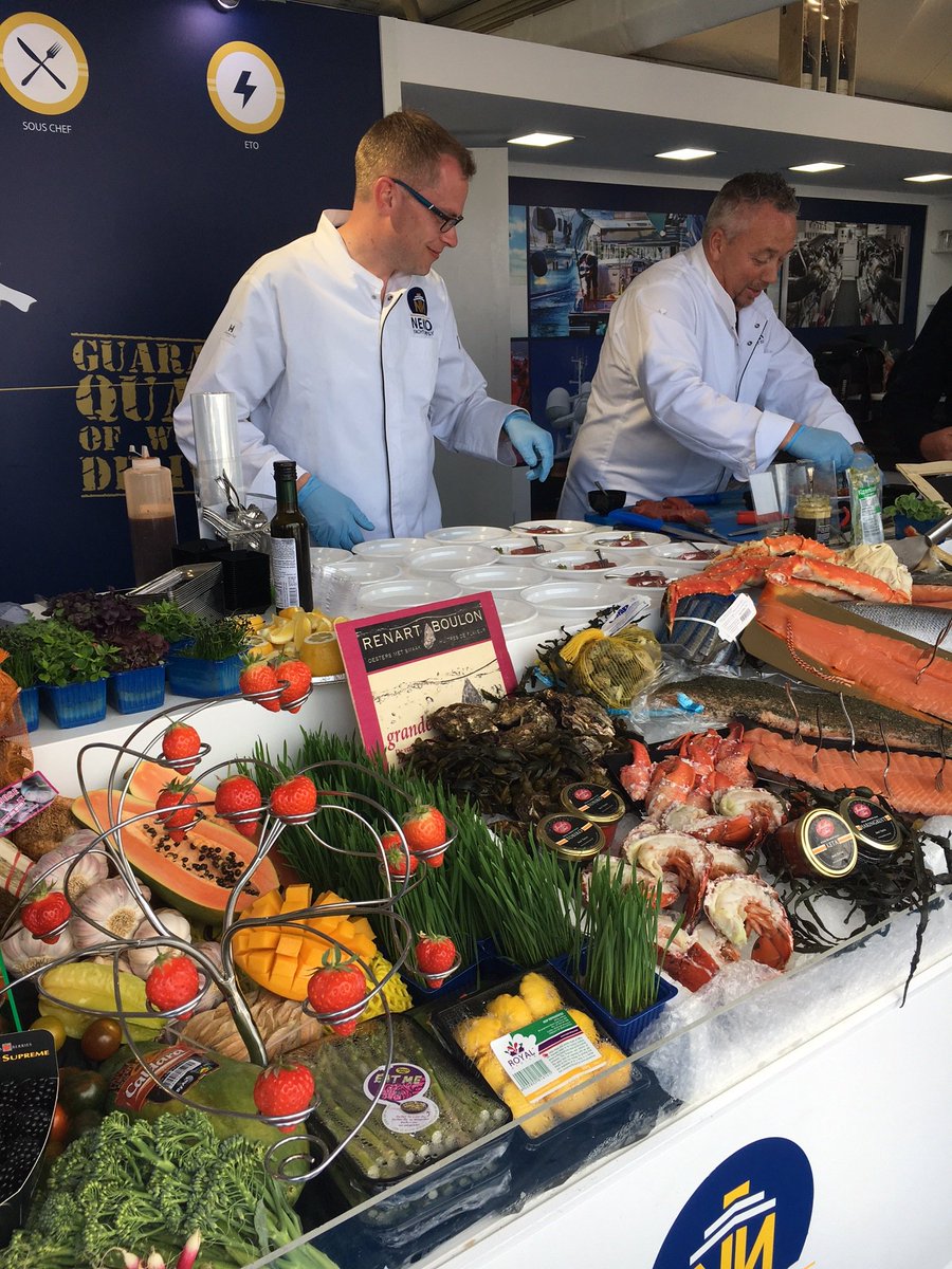 booteEXCLUSIV tweet media