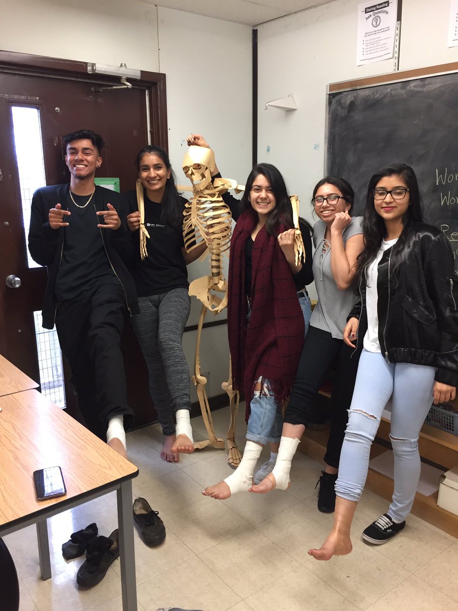 Ms_JLittle's tweet photo. Hangin with Mr. Bones! #Kin #CastleProud https://t.co/DknJnleCKe