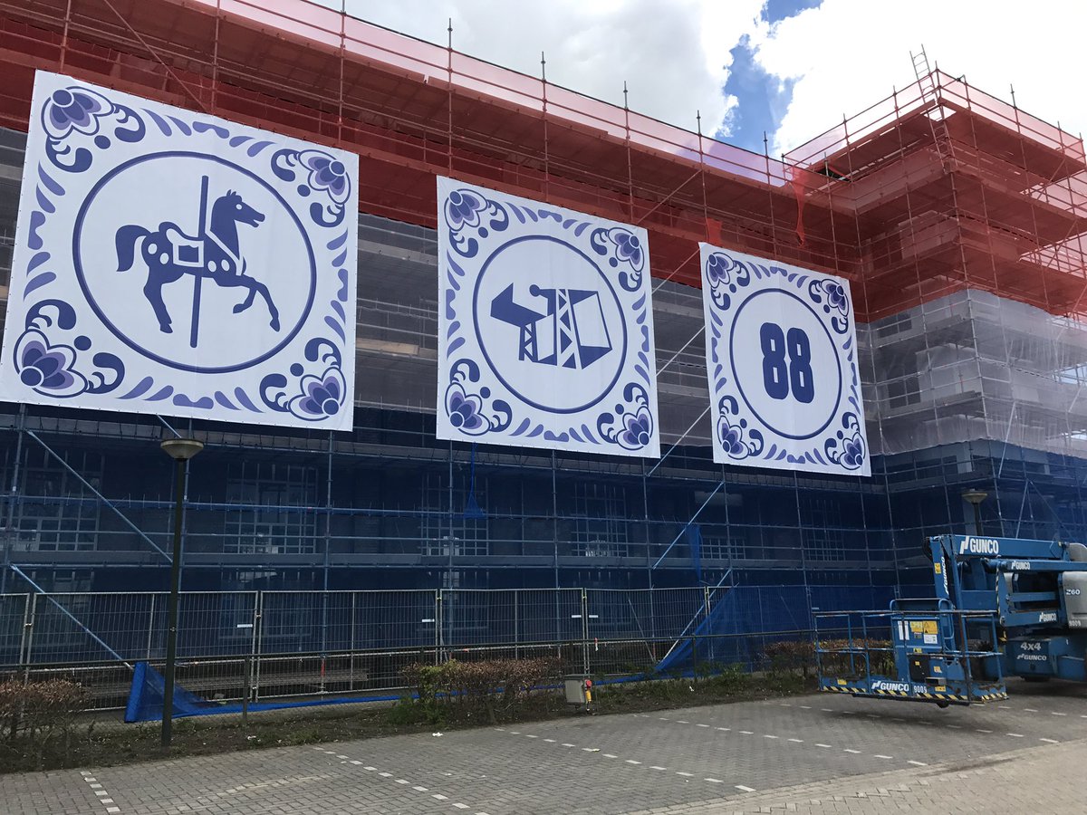 gebouw88's tweet photo. Mooi rood-wit-blauw! #koningsdag @gebouw88 https://t.co/E7Gv1AvVJg