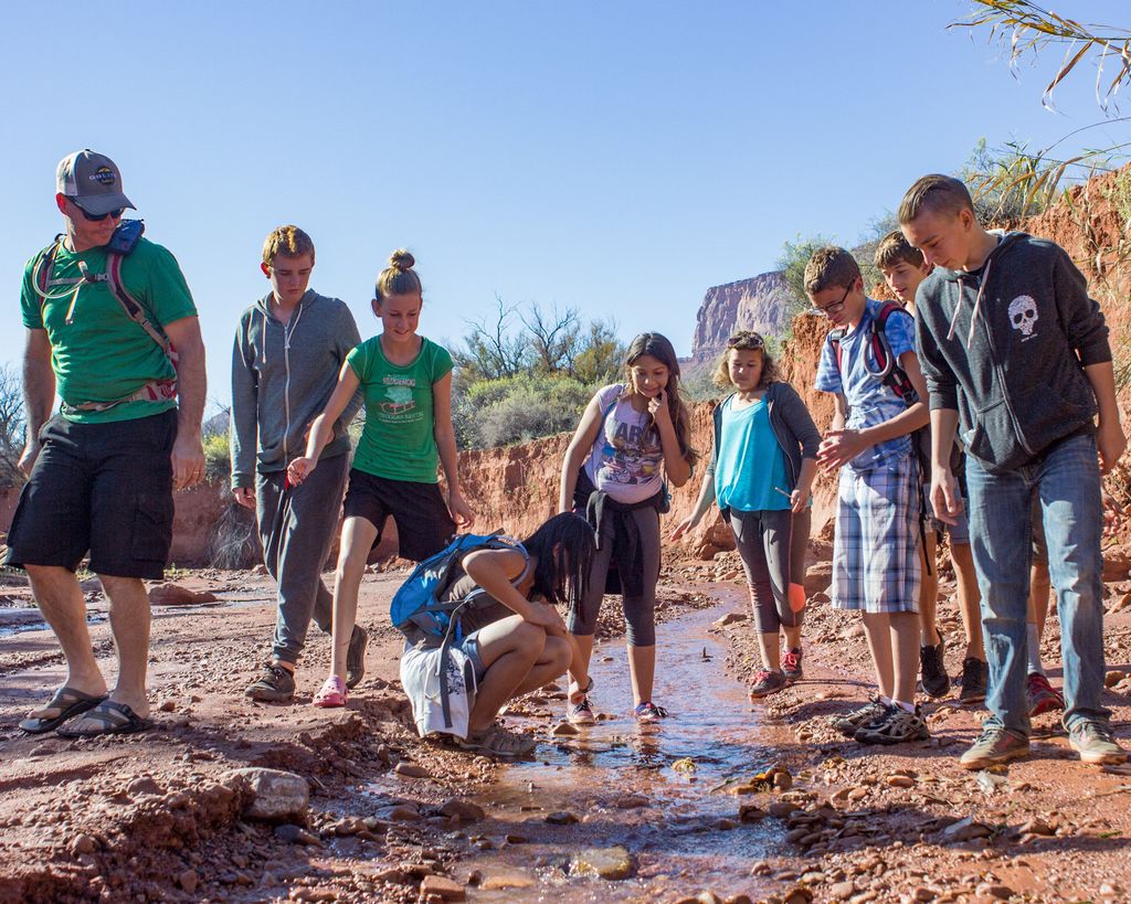 CFIMoab's tweet image. Canyonlands Field Institute teaches through #experientiallearning to challenge kids to think #outside the classroom. bit.ly/FCFDay2