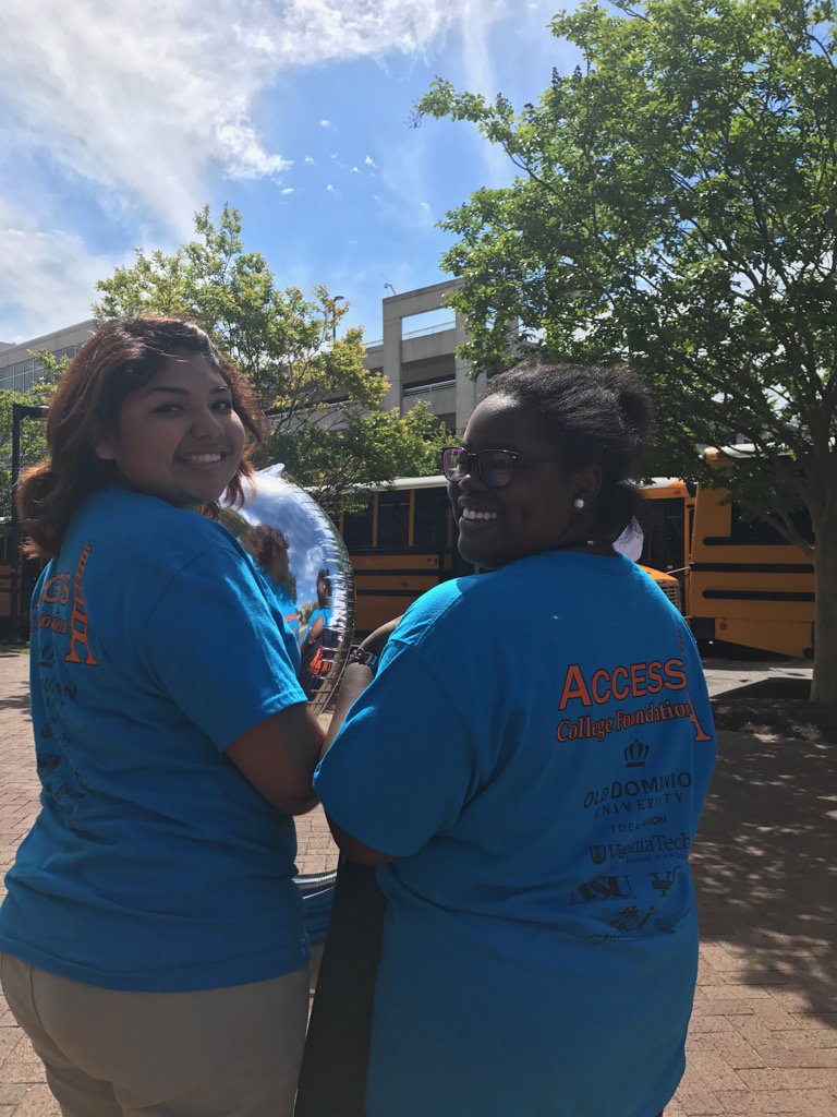 ManorHS757's tweet photo. Heading back to WWHS with only college in our future #CatchMeInCollege2017 https://t.co/EmA7rJn0tM