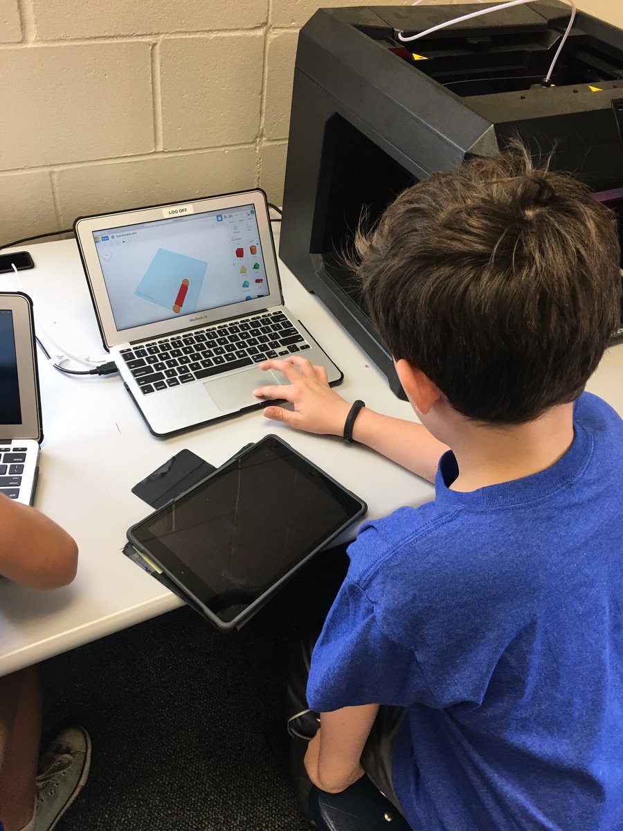 20 Dragon Tickets and I get 30 minutes with these awesome 4th graders! Creating a castle on Tinkercad, designing a paperweight, and ring.