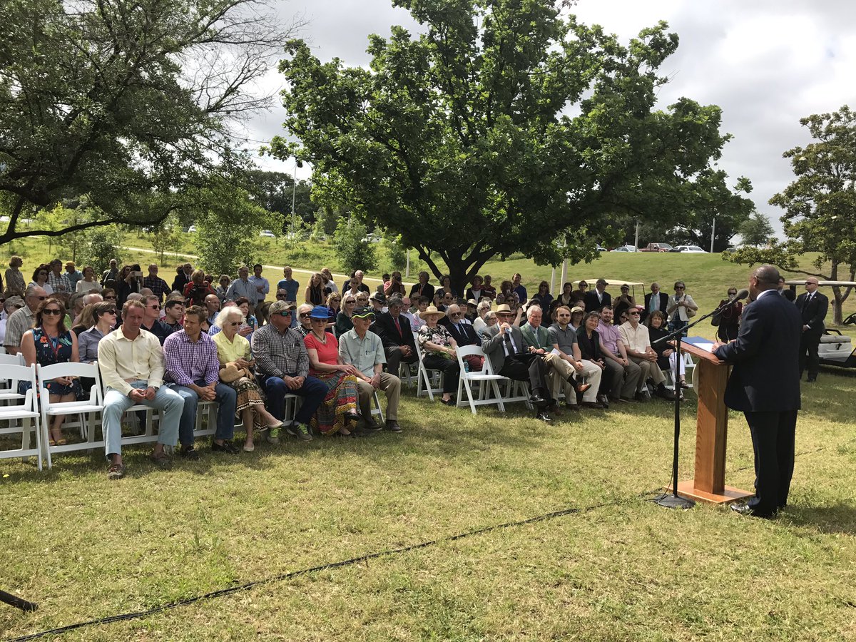 SylvesterTurner's tweet photo. City is deeply saddened by #TerryHershey's passing. We're grateful for her leadership &amp; impact to community. 1 person can make a difference. https://t.co/5bdlQPlzrV