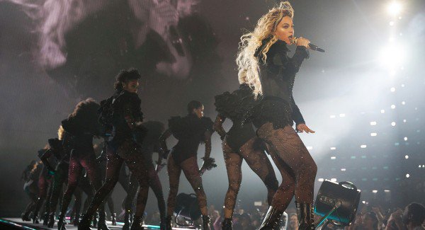 BostonMagazine's tweet photo. One lucky student at Berklee will be picked for a $25,000 scholarship from Beyoncé: https://t.co/s3hNBsM6li https://t.co/RJm3T07AtX