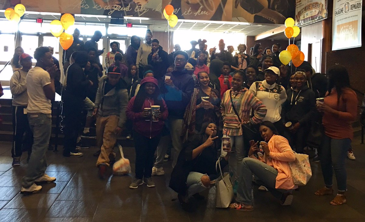 MISarahC's tweet photo. Boosting FAFSA completion by 20%, #D3FAFSA Innovation Winner Cornerstone Health &amp; Technology celebrating @EmagineTheatres! @DetroitChamber https://t.co/hEbyTLItu3