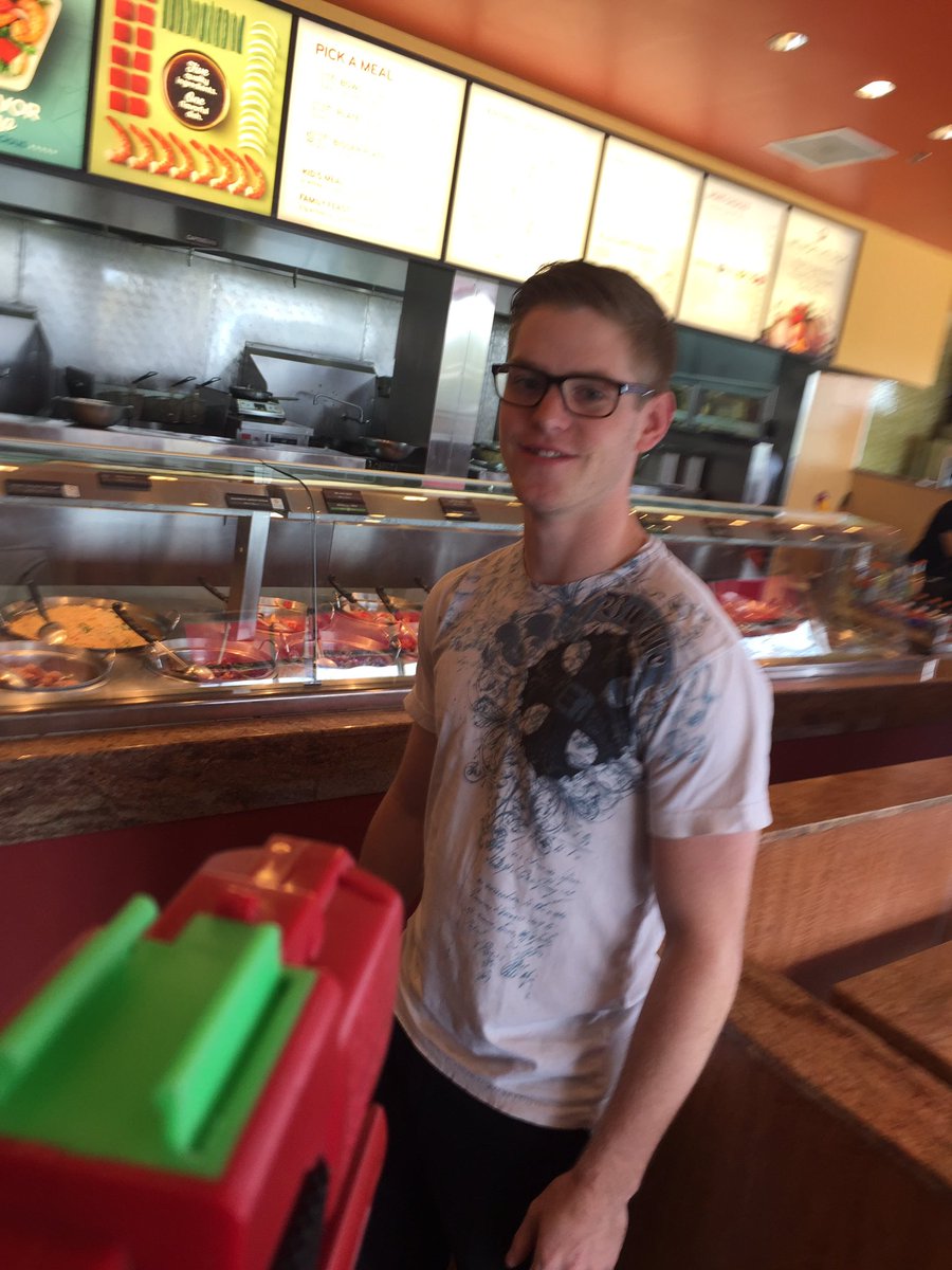 Camo_condoms's tweet photo. Down goes the first scruffy looking nerf herder thanks to conballz😈 https://t.co/ERHscmjrG6