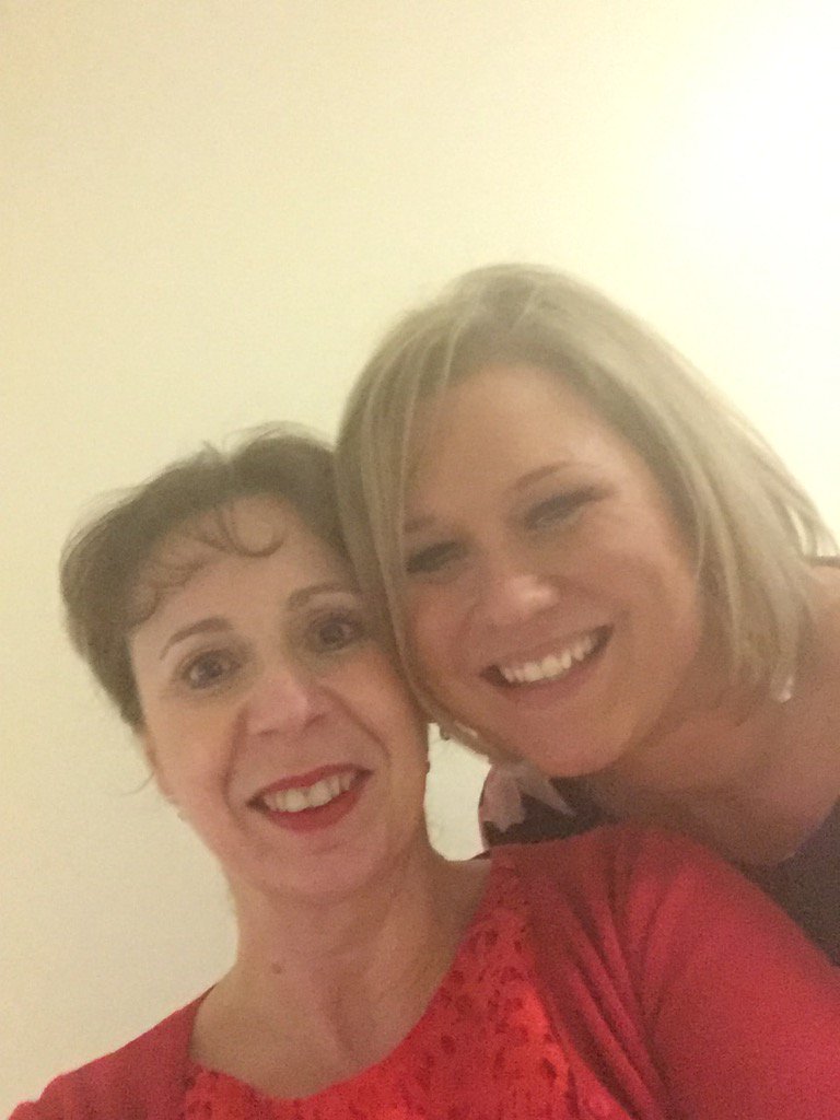 Award winning consultant physio Rachael Moses back to work this pm So well deserved. @rachaelmoses <a href="/LancsHospitals/">Chorley & Royal Preston</a>