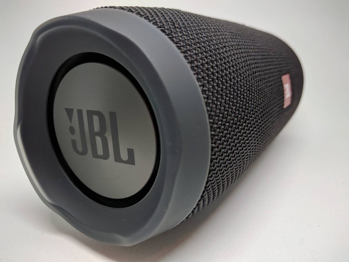 pocketinsider's tweet photo. The @JBLaudio Charge 3 is a full-featured waterproof portable speaker. How will it perform? Stay tuned. #jblcharge3 https://t.co/O6dSQdDxUc
