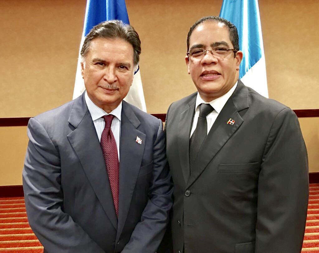 ElicFernandez's tweet photo. Junto al expresidente de Guatemala Don ALFONSO PORTILLO CABRERA. @MIREXRD @ARosarioM  @Vianny_Liz @ElicFernandez #DiplomaciaProactiva https://t.co/H7wLlpFMNy