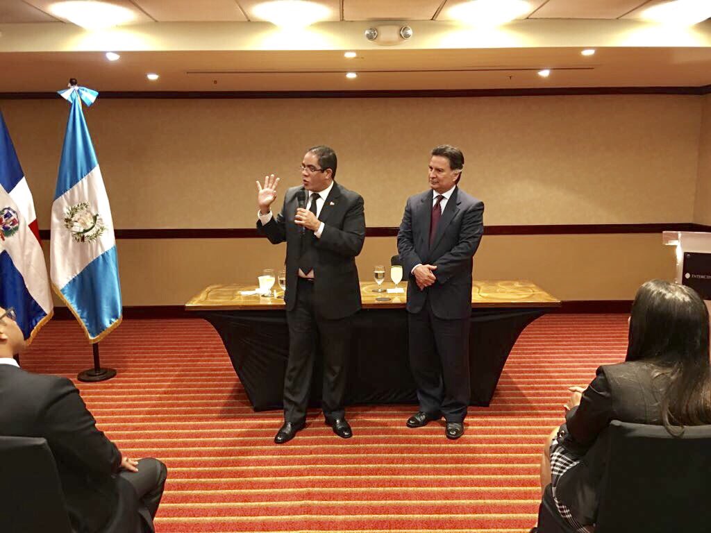 ElicFernandez's tweet photo. Junto al expresidente de Guatemala Don ALFONSO PORTILLO CABRERA. @MIREXRD @ARosarioM  @Vianny_Liz @ElicFernandez #DiplomaciaProactiva https://t.co/H7wLlpFMNy