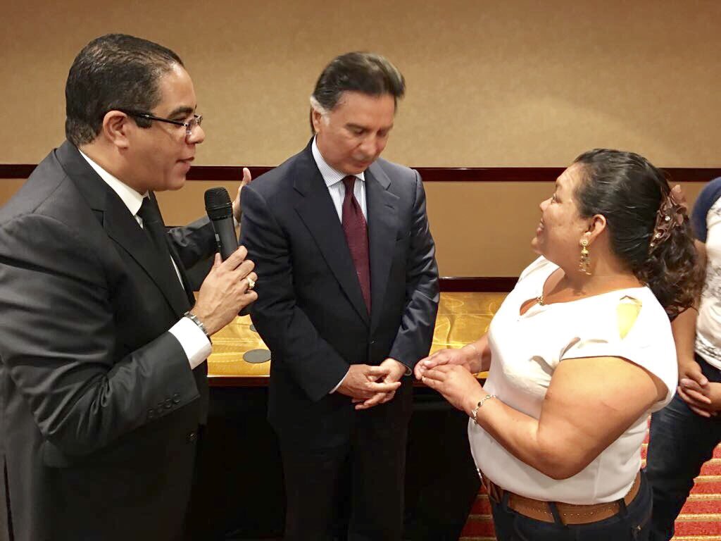 ElicFernandez's tweet photo. Junto al expresidente de Guatemala Don ALFONSO PORTILLO CABRERA. @MIREXRD @ARosarioM  @Vianny_Liz @ElicFernandez #DiplomaciaProactiva https://t.co/H7wLlpFMNy