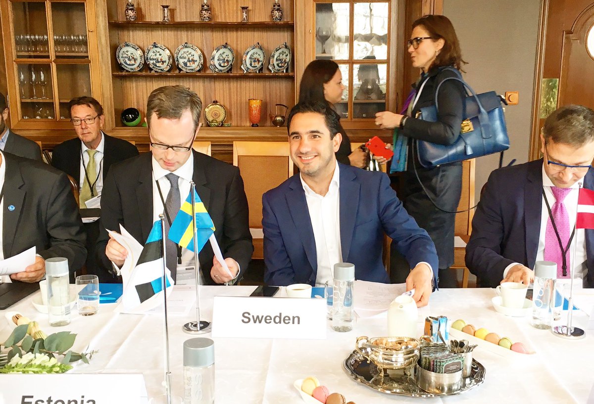 shekarabi's tweet photo. Här skriver vi under nordisk-baltiska deklarationen för digitalisering. Nu ökar vi takten med medborgarnas bästa för ögonen! #digitalnorth https://t.co/tIYjXJiClG
